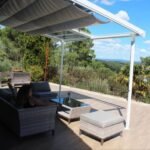 COULEURS DU MONDE - Pergola adossée ODESSA coloris blanc - Aluminium - 3 x 3.60 m – Image 4