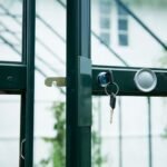 HALLS - Serre de jardin Magnum 9.9 m² verre trempé 3 mm - Noir – Image 7